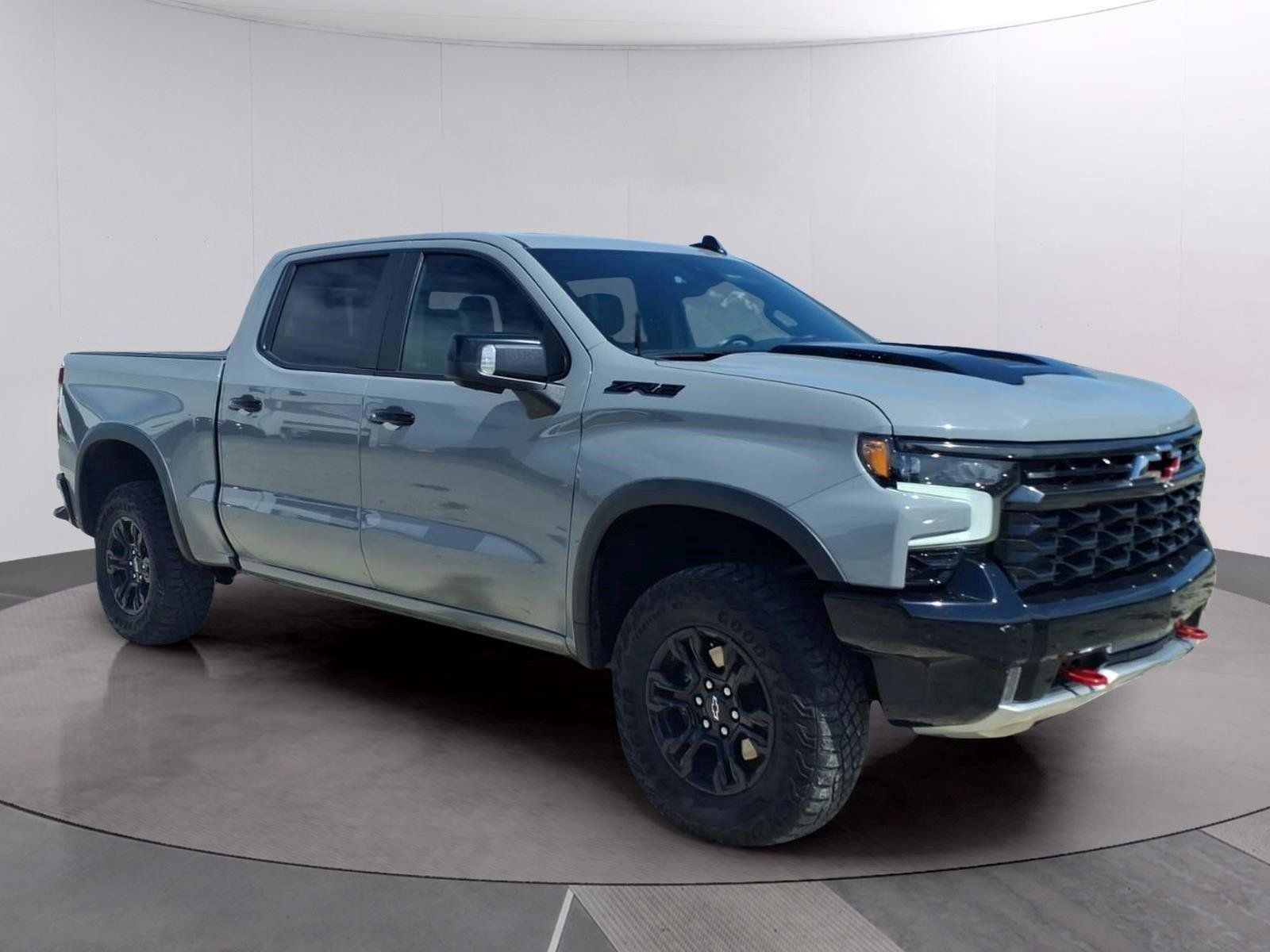 Used 2024 Chevrolet Silverado 1500 ZR2 w/ Technology Package AWD/4WD image 7