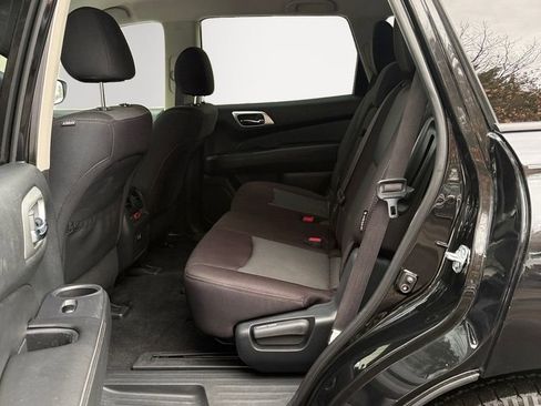 Used 2020 Nissan Pathfinder S image 11