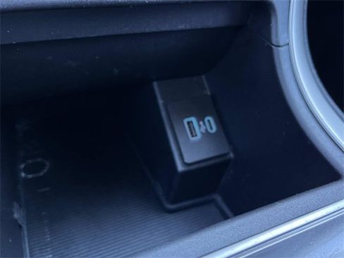 Used 2023 Ford Edge SEL image 34