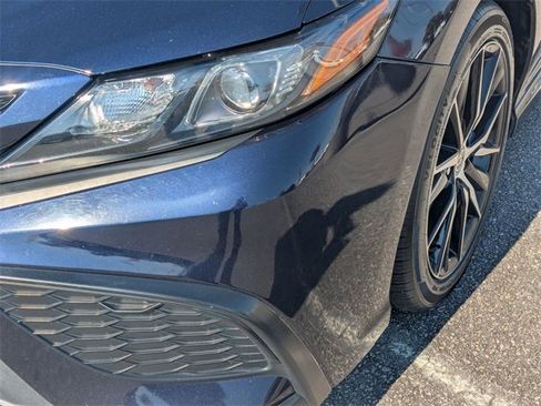 Used 2022 Toyota Camry SE image 9