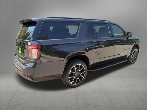 Used 2024 Chevrolet Suburban RST w/ Luxury Package AWD/4WD image 5
