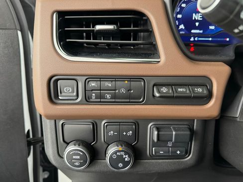 Used 2024 Chevrolet Suburban High Country w/ Max Trailering Package RWD image 39