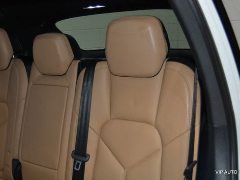 Used 2016 Porsche Cayenne image 21