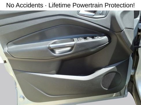 Used 2019 Ford Escape SE FWD image 10