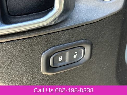 Used 2025 Jeep Gladiator Sport AWD/4WD image 18