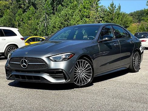 Used 2025 Mercedes-Benz C 300 4MATIC Sedan image 2