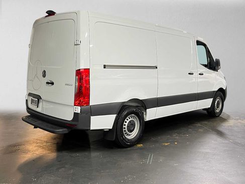 Used 2025 Mercedes-Benz Sprinter 2500 image 3