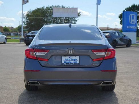 Used 2018 Honda Accord Touring image 5