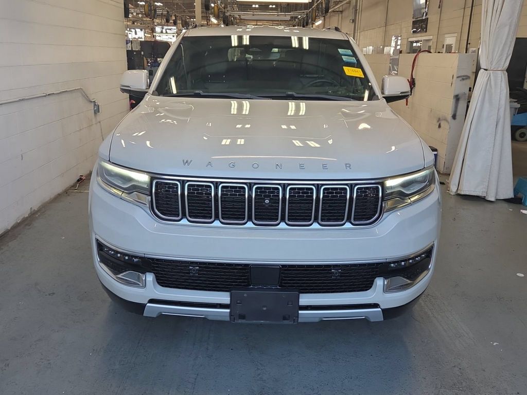 Used 2022 Jeep Wagoneer Series II w/ Convenience Group I AWD/4WD image 2