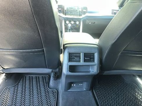 Used 2022 Volkswagen Atlas Cross Sport SEL R-Line AWD/4WD image 31