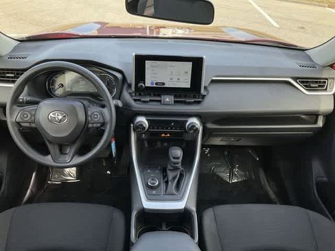 Used 2025 Toyota RAV4 LE image 18