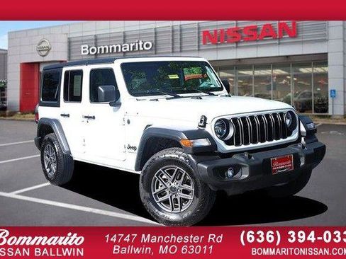 Used 2025 Jeep Wrangler Unlimited Sport AWD/4WD image 1