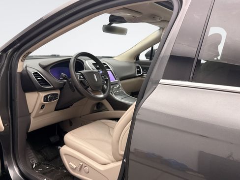 Used 2019 Lincoln Nautilus Reserve AWD/4WD image 10