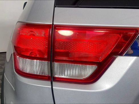Used 2011 Jeep Grand Cherokee Laredo AWD/4WD image 38