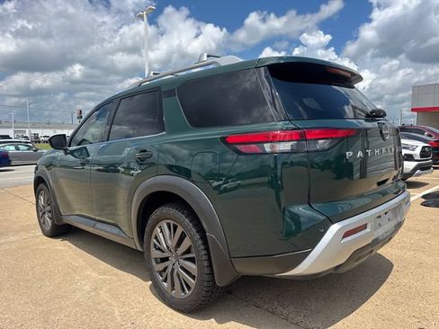 Used 2022 Nissan Pathfinder SL w/ SL Premium Package FWD image 6