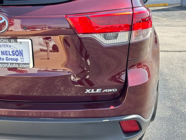 Used 2018 Toyota Highlander XLE AWD/4WD image 9