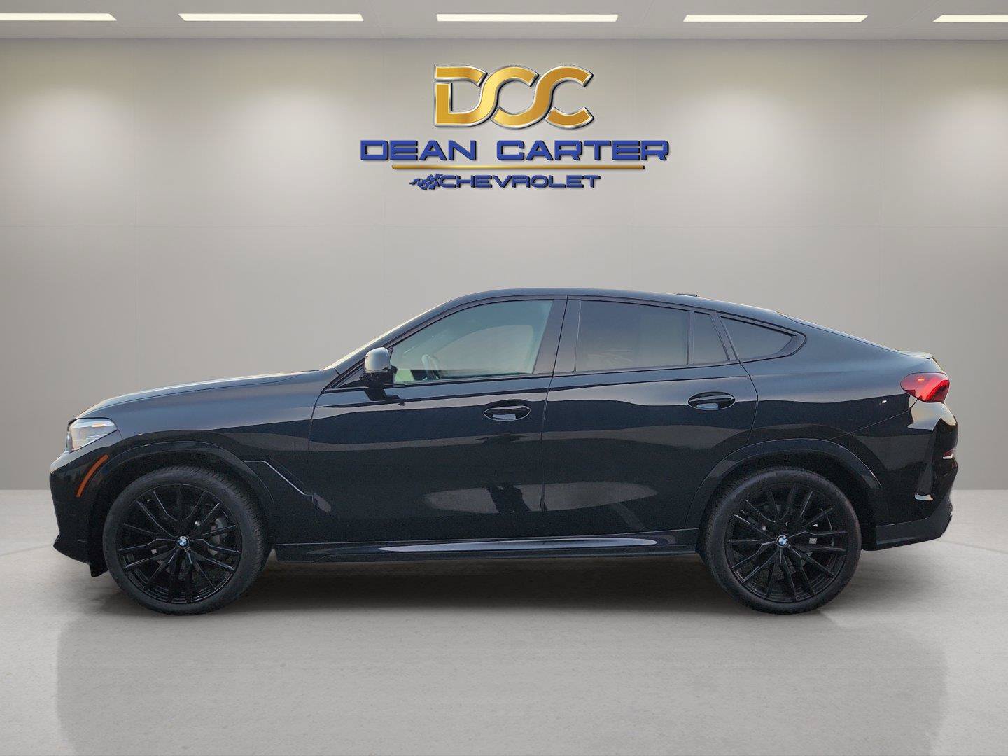 Used 2022 BMW X6 xDrive40i w/ M Sport Package AWD/4WD image 2