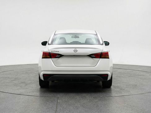 Used 2025 Nissan Altima 2.5 SV FWD image 7