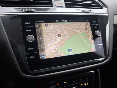 Used 2024 Volkswagen Tiguan SEL R-Line image 9