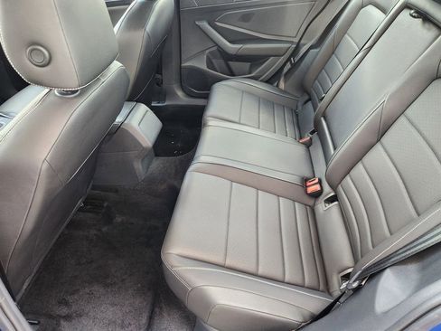 Used 2023 Volkswagen Jetta SE image 30