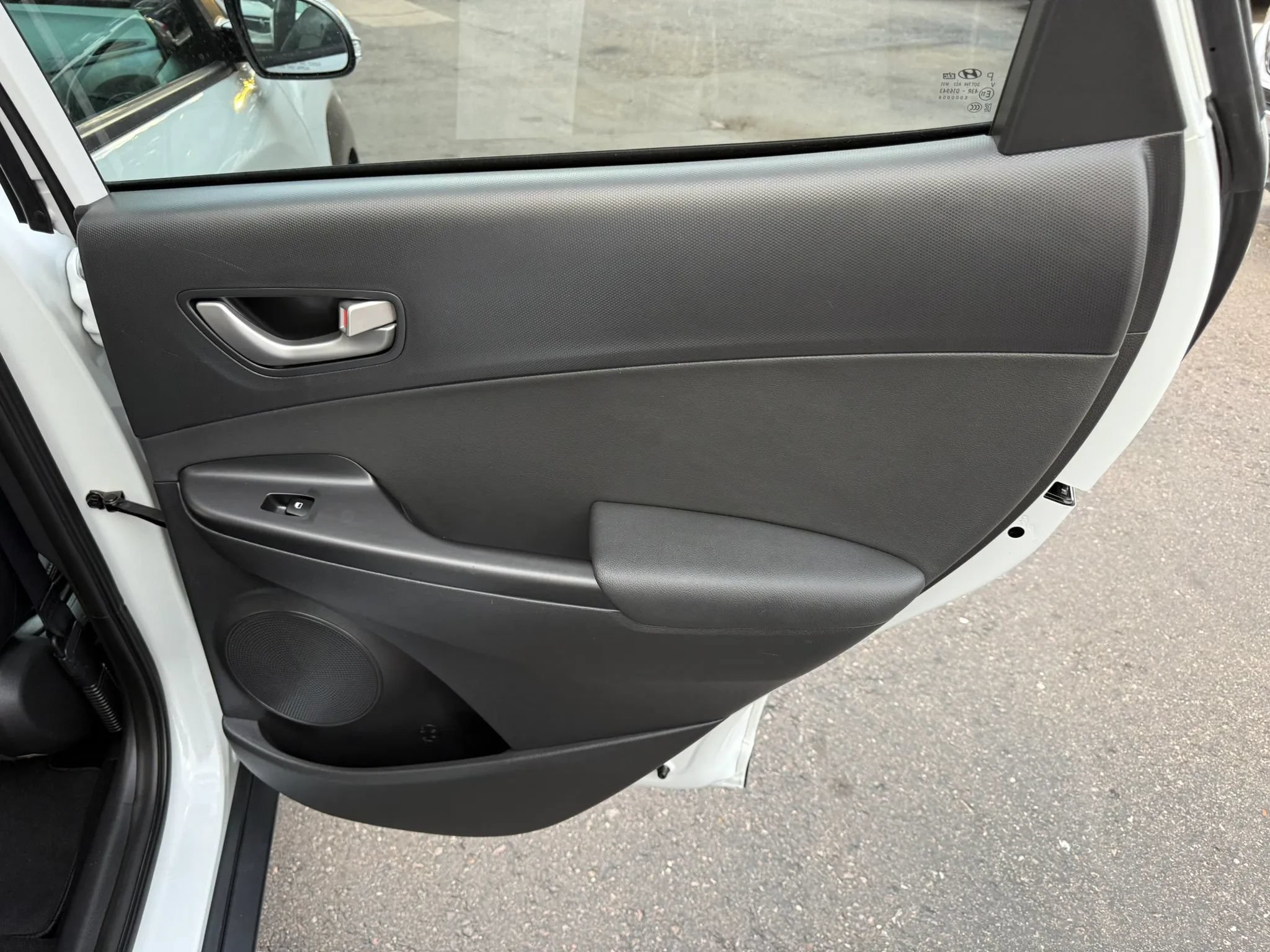 Used 2018 Hyundai Kona Limited AWD/4WD image 30