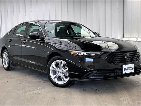 Certified 2025 Honda Accord LX image 34