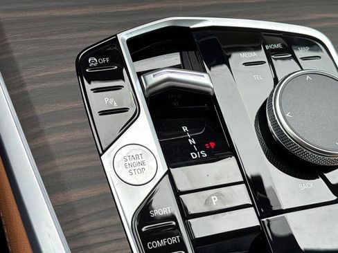 New 2026 BMW X5 xDrive40i w/ M Sport Package image 25