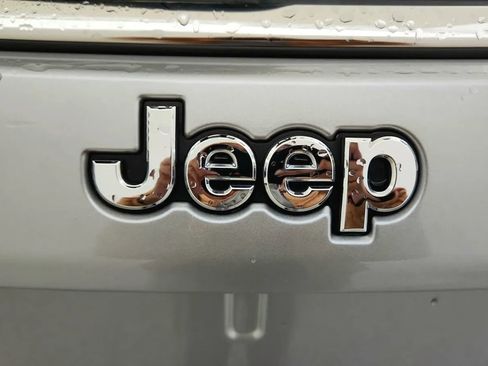 Used 2022 Jeep Compass Limited image 16