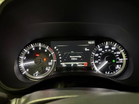 Used 2025 Toyota Highlander LE FWD image 42