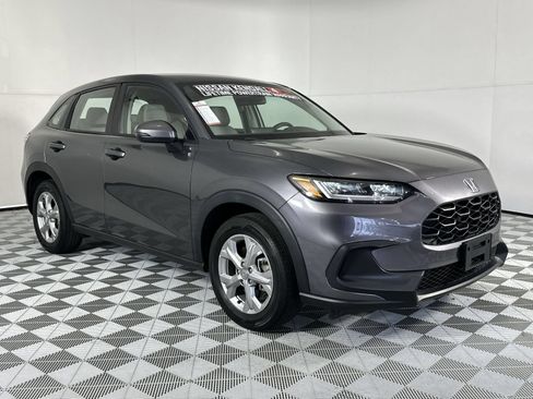 Used 2023 Honda HR-V LX image 2