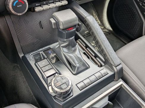 Used 2024 Toyota Tacoma TRD Off-Road image 15