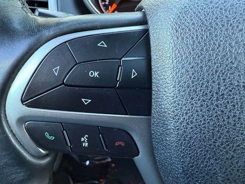 Used 2018 Jeep Grand Cherokee Limited image 39