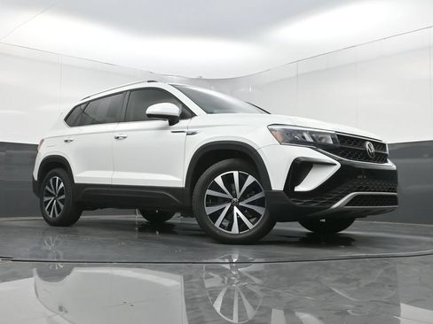 Used 2022 Volkswagen Taos SE FWD image 23