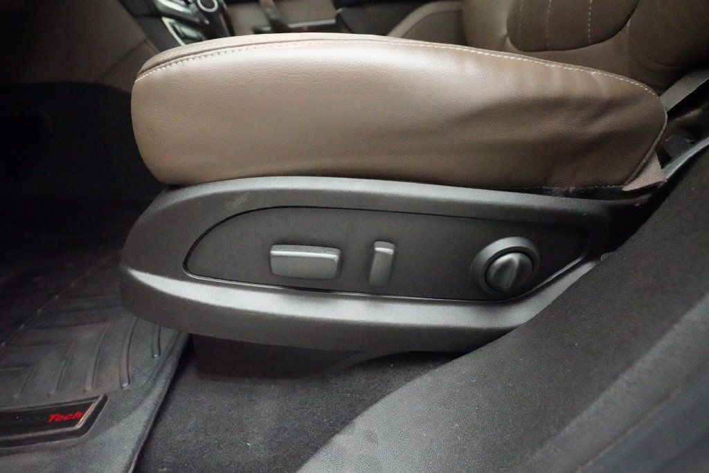 Used 2017 GMC Acadia Limited SLT AWD/4WD image 30