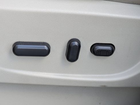 Used 2016 Ford Escape Titanium w/ Equipment Group 301A FWD image 17