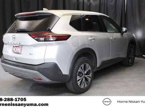 Used 2021 Nissan Rogue SV image 13