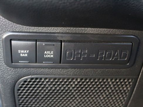 Used 2017 Jeep Wrangler Unlimited Rubicon w/ Connectivity Group AWD/4WD image 24