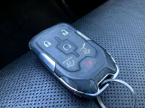 Used 2017 GMC Yukon SLT image 15