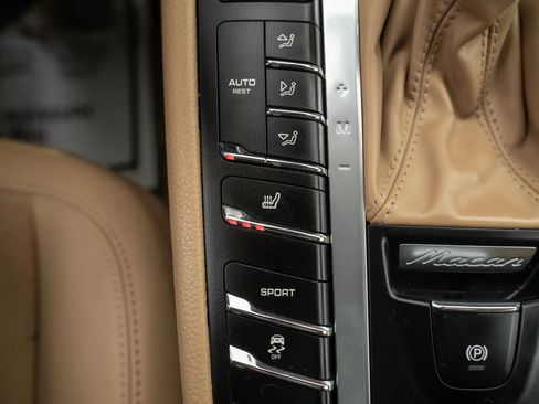 Used 2017 Porsche Macan image 30