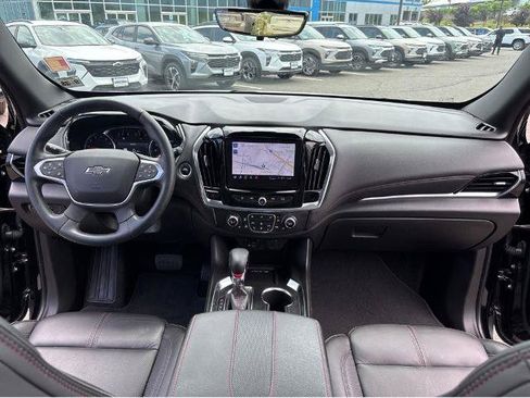 Used 2023 Chevrolet Traverse RS AWD/4WD image 9