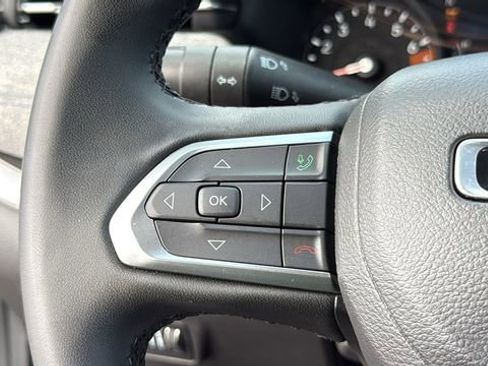 Used 2024 Jeep Compass Latitude image 22