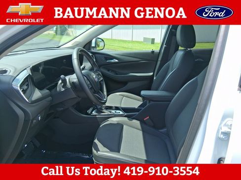 Used 2025 Buick Encore GX Preferred FWD image 9