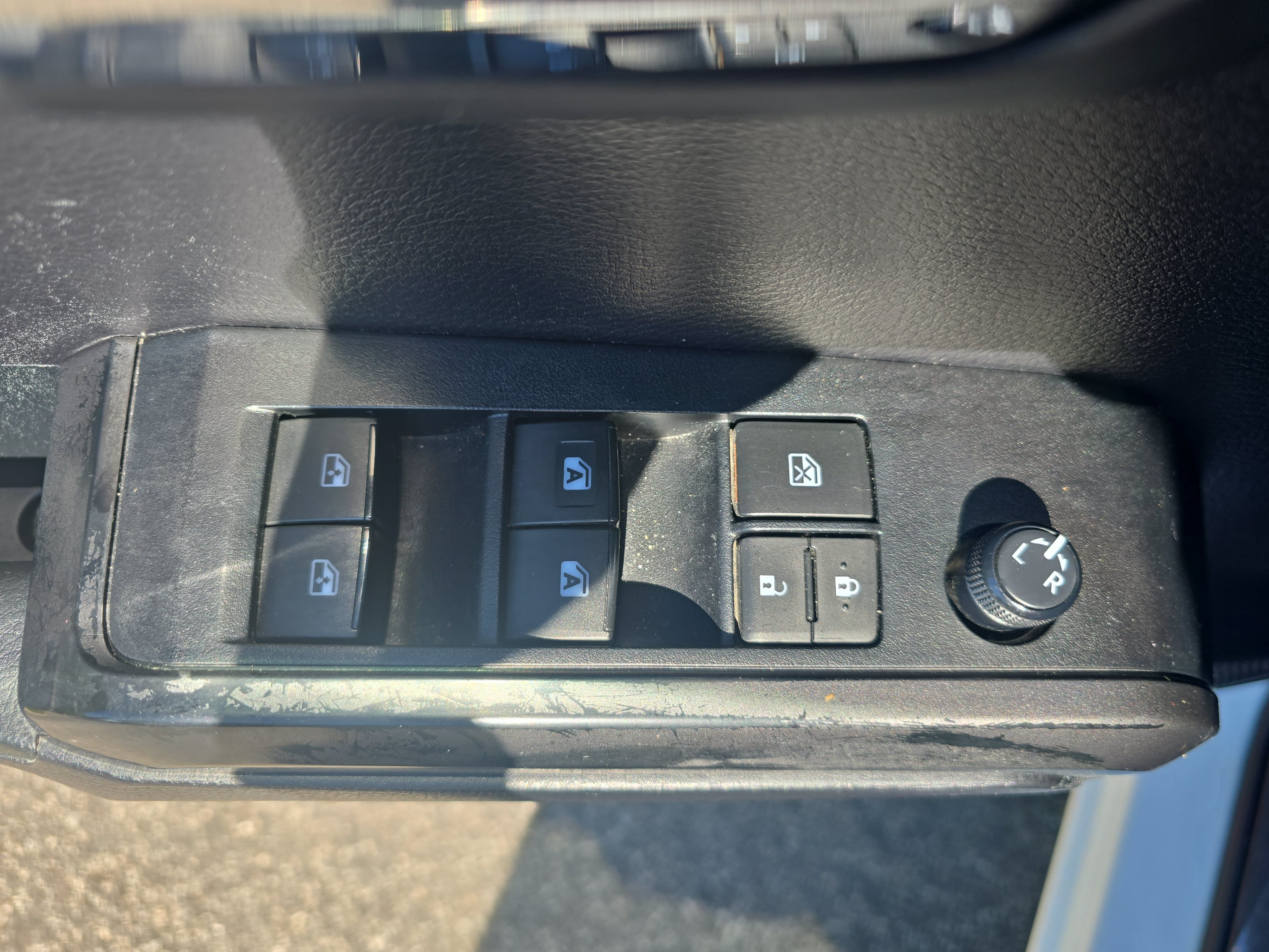 Used 2020 Toyota Tacoma TRD Sport w/ TRD Premium Sport Package AWD/4WD image 26