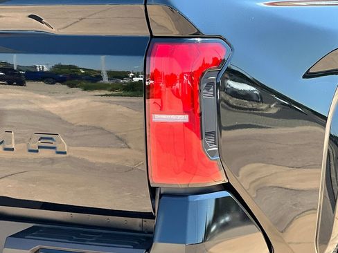 New 2025 Toyota Tacoma SR5 image 31