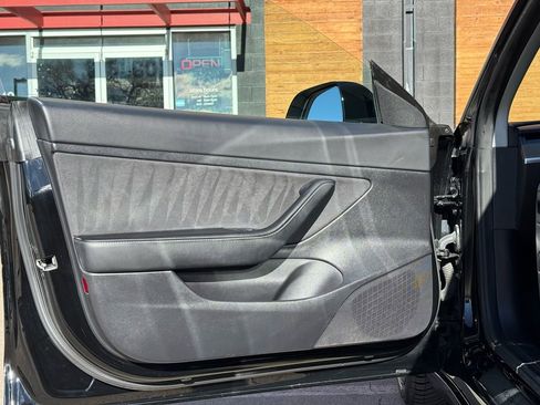 Used 2021 Tesla Model 3 Standard Range Plus image 23