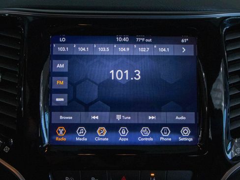 Used 2021 Jeep Cherokee Limited AWD/4WD image 8
