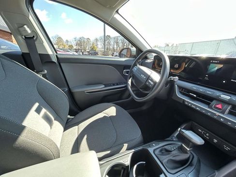 Certified 2025 Kia K4 LXS image 17