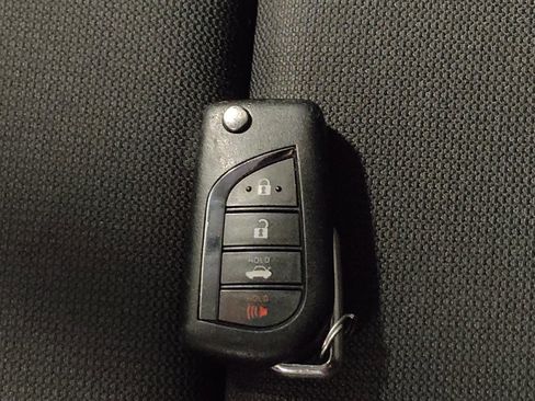 Used 2025 Toyota Corolla LE FWD image 32