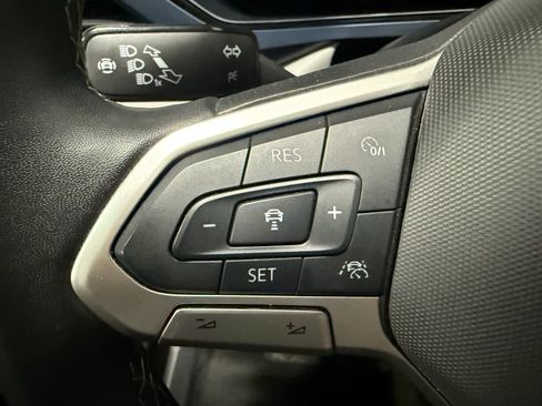Used 2024 Volkswagen Taos SE AWD/4WD image 18