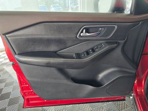 Used 2021 Nissan Rogue SV w/ Premium Package image 20